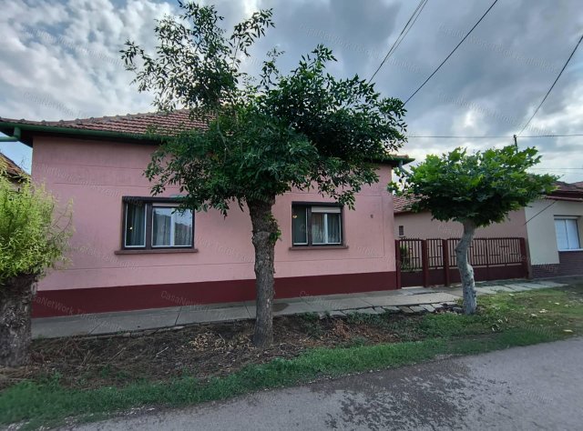 Eladó családi ház, Törökszentmiklóson 27.5 M Ft, 2 szobás