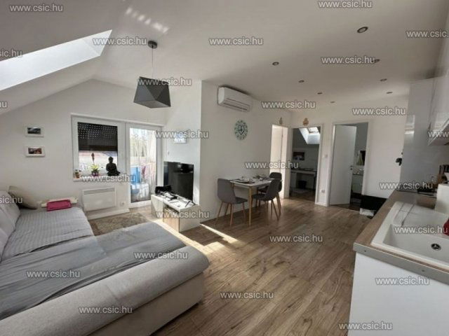 Eladó téglalakás, Budaörsön 109.9 M Ft, 2+2 szobás