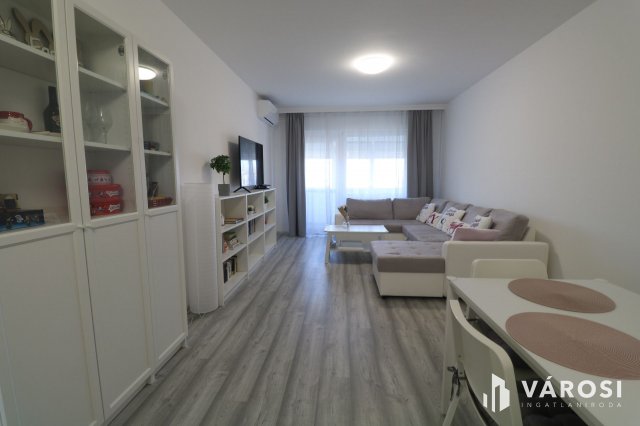 Kiadó panellakás, albérlet, Szegeden 250 E Ft / hó, 3 szobás