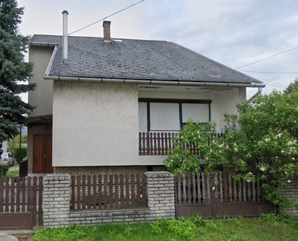 Eladó családi ház, Bicskén 40 M Ft, 3 szobás