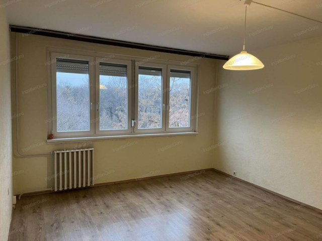 Kiadó panellakás, albérlet, Kecskeméten 100 E Ft / hó, 1 szobás