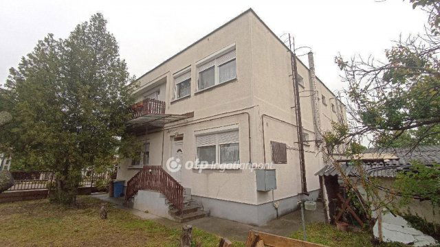 Eladó családi ház, Jászfényszarun 50 M Ft, 3 szobás