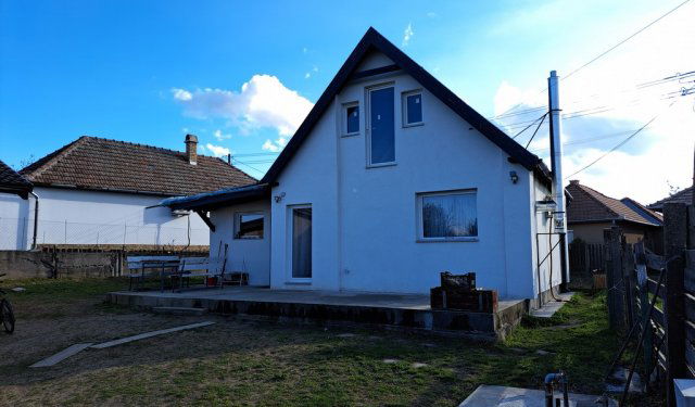 Eladó családi ház, Pilisen, Pipacs utcában 32.9 M Ft, 2 szobás