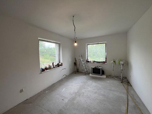 Eladó családi ház, Budakalászon 110 M Ft, 6 szobás