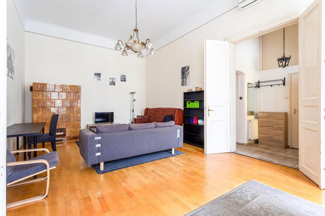 Kiadó téglalakás, albérlet, Budapesten, VII. kerületben