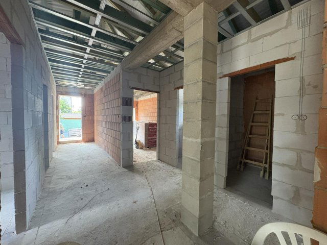 Eladó családi ház, Szigetszentmiklóson 129 M Ft, 5 szobás