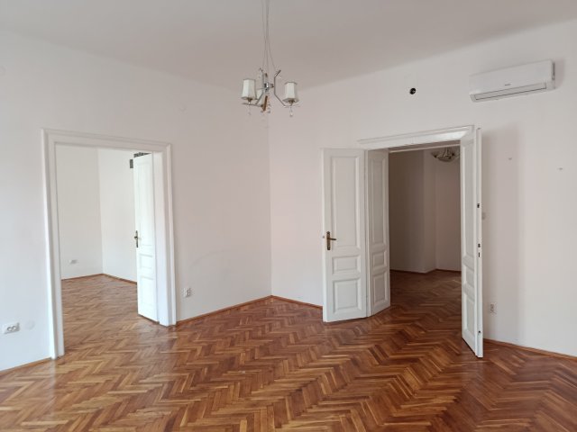 Eladó téglalakás, Budapesten, I. kerületben, Batthyány utcában