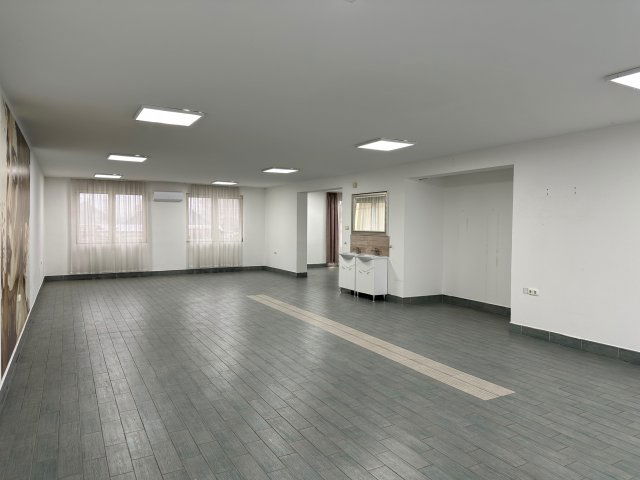 Eladó családi ház, Debrecenben 280 M Ft, 9 szobás