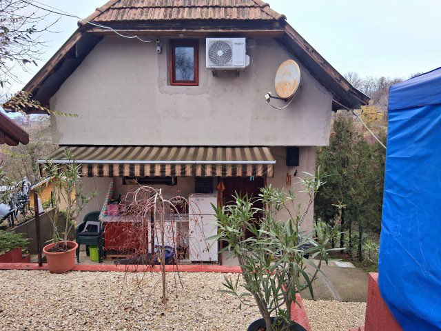 Eladó családi ház, Pátyon 73.9 M Ft, 2 szobás