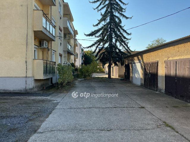 Eladó téglalakás, Nyíregyházán 50.99 M Ft, 2+1 szobás