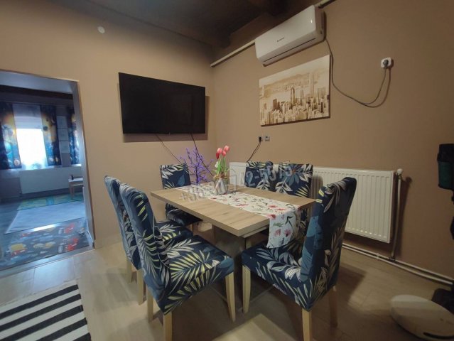 Eladó családi ház, Vécsen 27.9 M Ft, 2 szobás
