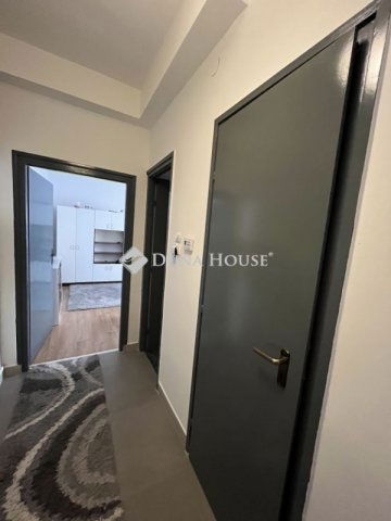 Eladó téglalakás, Várpalotán 36.7 M Ft, 1 szobás