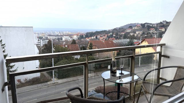 Eladó panellakás, Pécsett, Jurisics Miklós utcában 75 M Ft