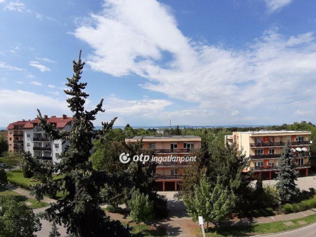 Eladó téglalakás, Siófokon 125 M Ft, 10+4 szobás