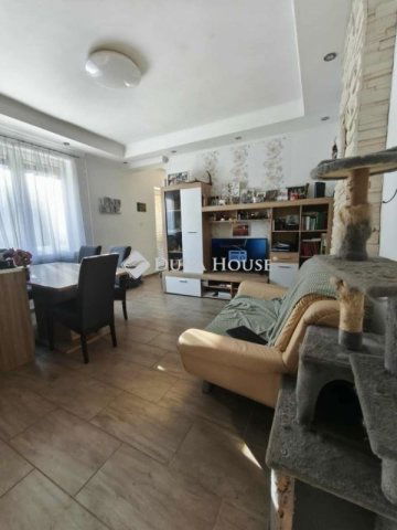 Eladó családi ház, Pécsett 64.9 M Ft, 3 szobás