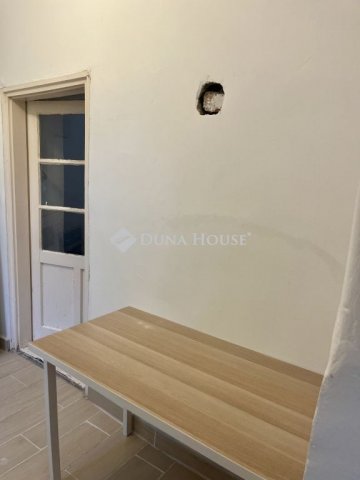 Eladó családi ház, Adácson 21 M Ft, 3 szobás
