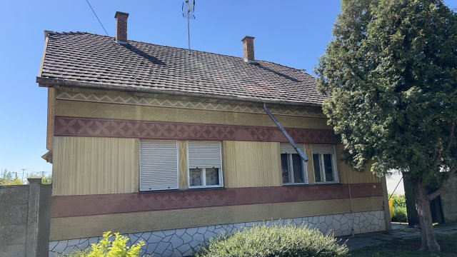 Eladó családi ház, Makón, Erdélyi Püspök utcában 61.9 M Ft