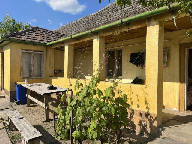 Eladó családi ház, Bugyin 19.9 M Ft, 2 szobás