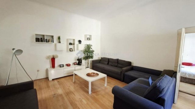 Eladó téglalakás, Budapesten, VIII. kerületben 107 M Ft