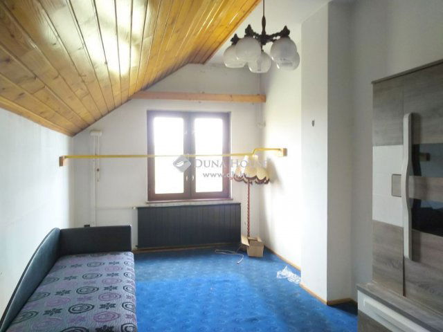 Eladó családi ház, Dunaharasztin 129 M Ft, 9 szobás