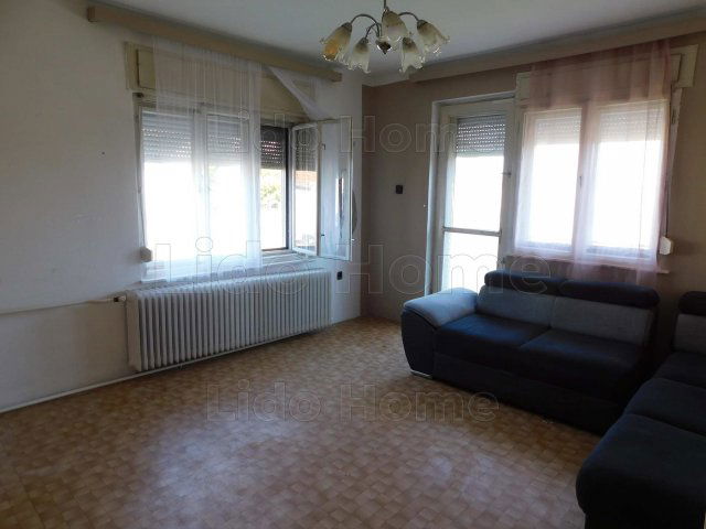 Eladó családi ház, Győrött 59 M Ft, 10 szobás