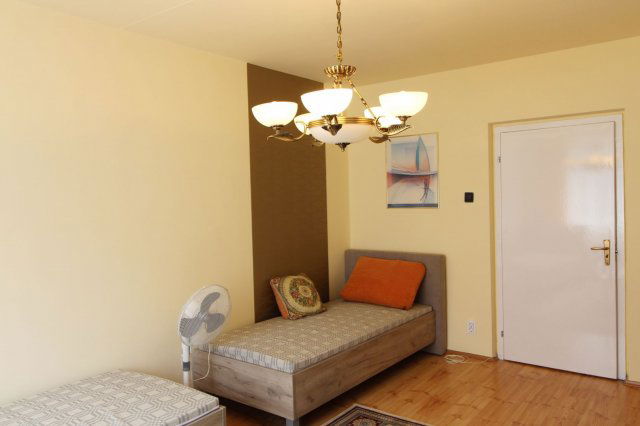 Kiadó téglalakás, albérlet, Debrecenben 115 E Ft / hó, 3 szobás