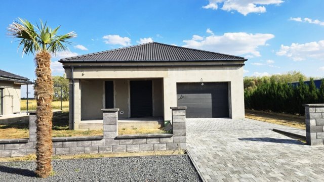 Eladó családi ház, Újlengyelen 139.999 M Ft, 4 szobás
