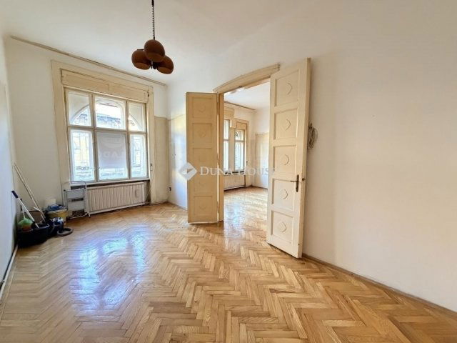 Eladó téglalakás, Budapesten, VII. kerületben 90 M Ft, 4 szobás