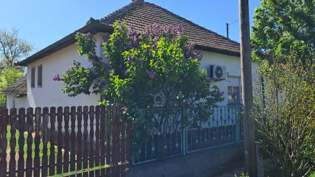Eladó családi ház, Tószegen 17.9 M Ft, 2 szobás