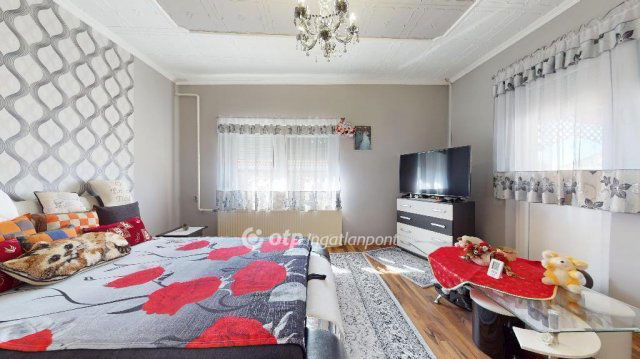 Eladó családi ház, Mezőcsáton 33.5 M Ft, 3 szobás