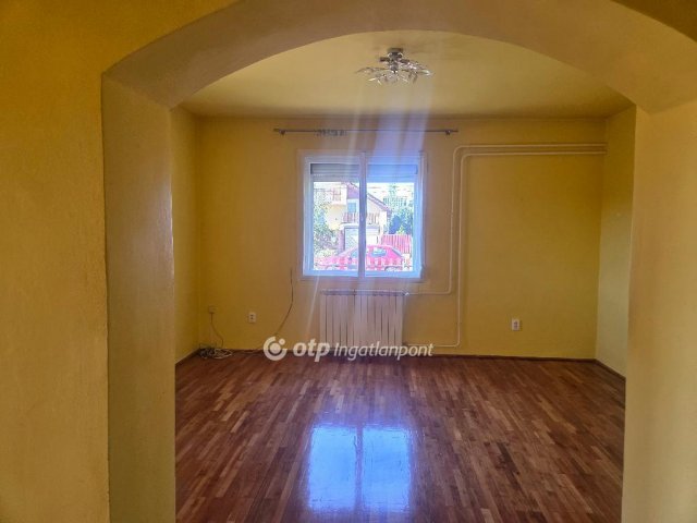 Eladó családi ház, Zagyvarékason 40 M Ft, 4 szobás