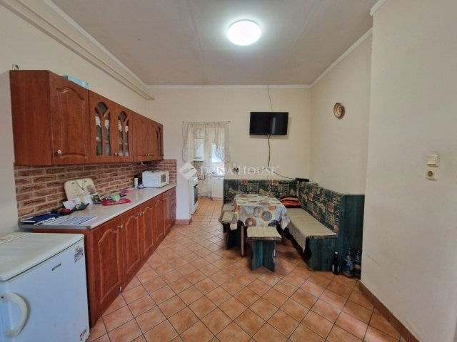 Eladó családi ház, Sükösdön 28.5 M Ft, 4 szobás