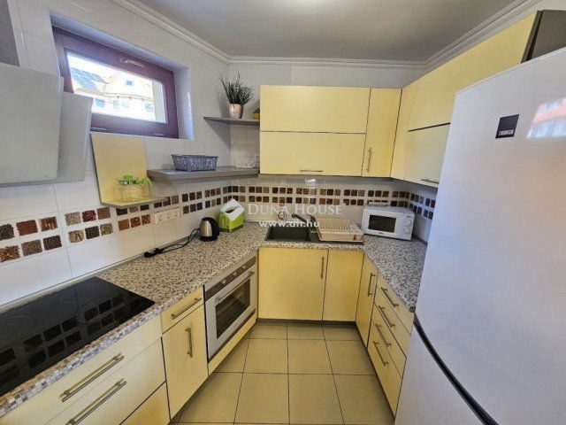 Eladó ikerház, Hévízen 149 M Ft, 6+2 szobás