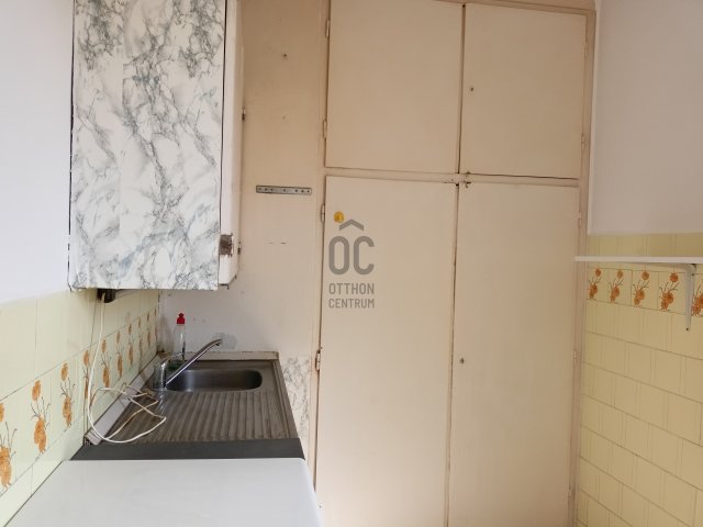 Eladó panellakás, Pécsett, Varsány utcában 34.9 M Ft, 2 szobás