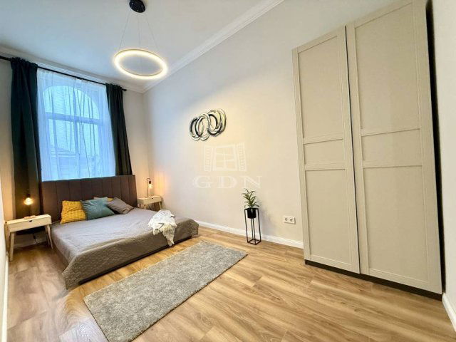 Eladó téglalakás, Budapesten, VII. kerületben, Erzsébet körúton