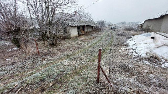 Eladó családi ház, Gyomaendrődön 2.5 M Ft, 1+1 szobás