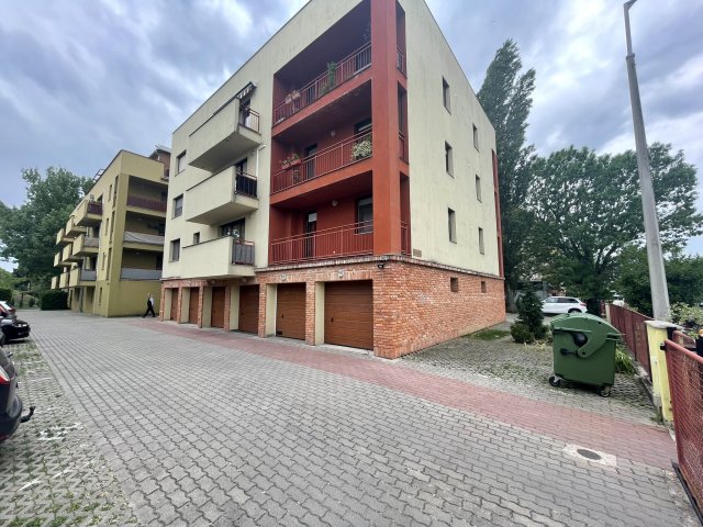 Eladó téglalakás, Veszprémben 79 M Ft, 3 szobás