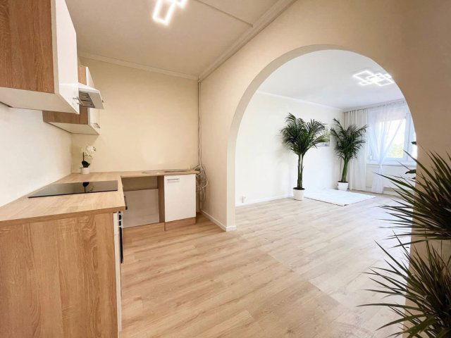 Eladó panellakás, Székesfehérvárott 66.5 M Ft, 3 szobás