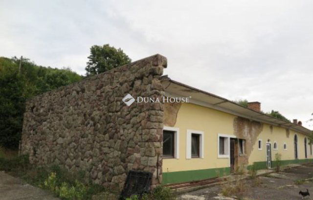 Eladó családi ház, Mánfán 18.63 M Ft, 1 szobás
