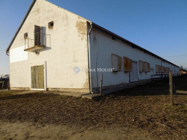 Eladó ipari ingatlan, Debrecenben 235 M Ft / költözzbe.hu