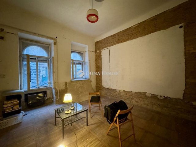 Eladó téglalakás, Budapesten, VII. kerületben 54.9 M Ft