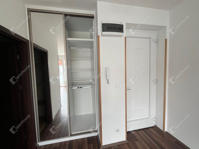 Kiadó téglalakás, albérlet, Tatabányán 160 E Ft / hó