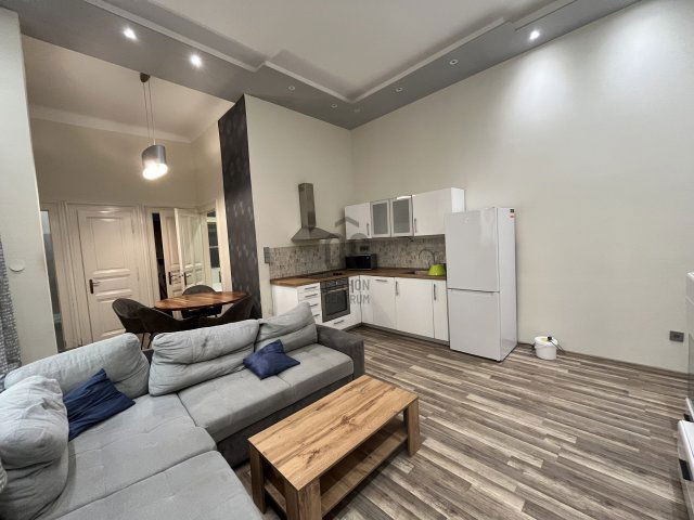 Eladó téglalakás, Budapesten, VI. kerületben 85 M Ft, 3 szobás