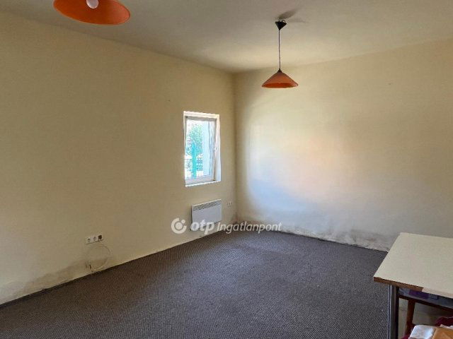 Eladó családi ház, Veresegyházon 69.9 M Ft, 2 szobás