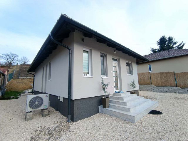 Eladó családi ház, Pécsett, Kispostavölgyi úton 74.9 M Ft