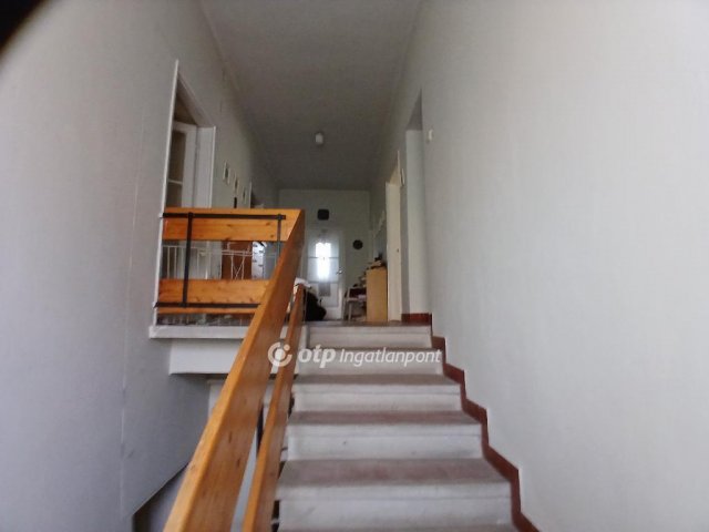 Eladó családi ház, Hatvanban 62 M Ft, 5 szobás