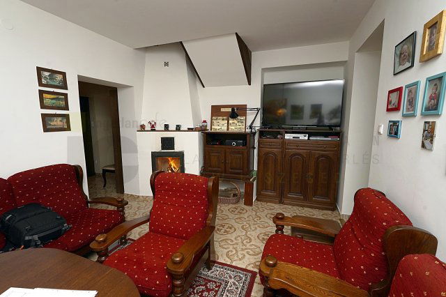 Eladó családi ház, Szegeden 150 M Ft, 2+5 szobás