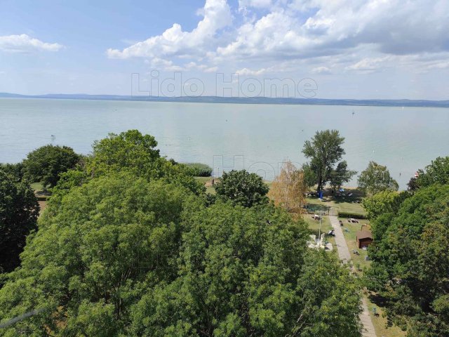 Eladó nyaraló, Balatonföldváron 77.6 M Ft, 2 szobás