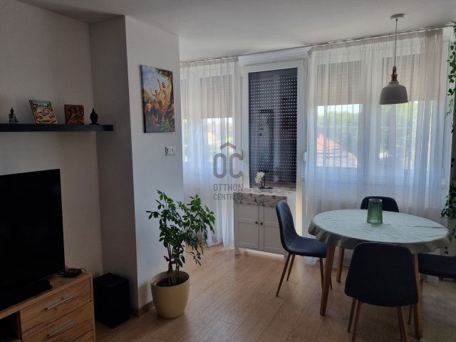 Eladó családi ház, Debrecenben 199.9 M Ft, 8 szobás