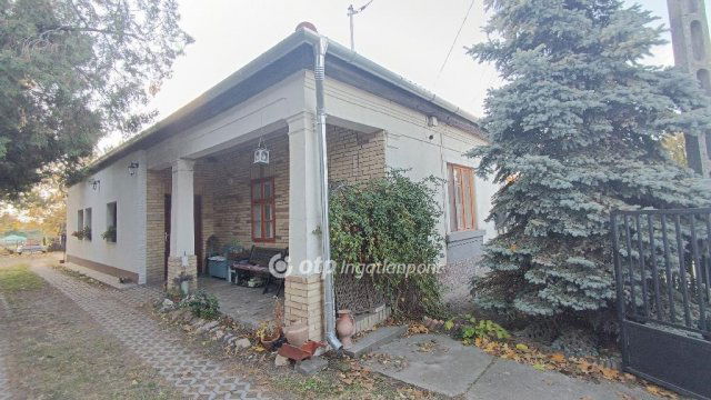 Eladó családi ház, Dabason 61.5 M Ft, 2+2 szobás